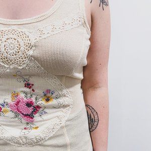 RARE Y2k Free People waffle scoop neck embroidered cross stitch tank top hippie